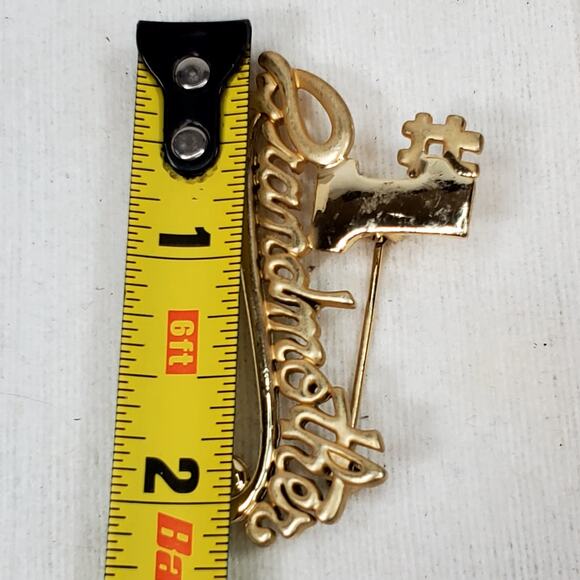 Vtg Pin #1 Grandma Mothers Day 2" Unsigned Gift Birthday Gold Tone - Picture 3 of 3
